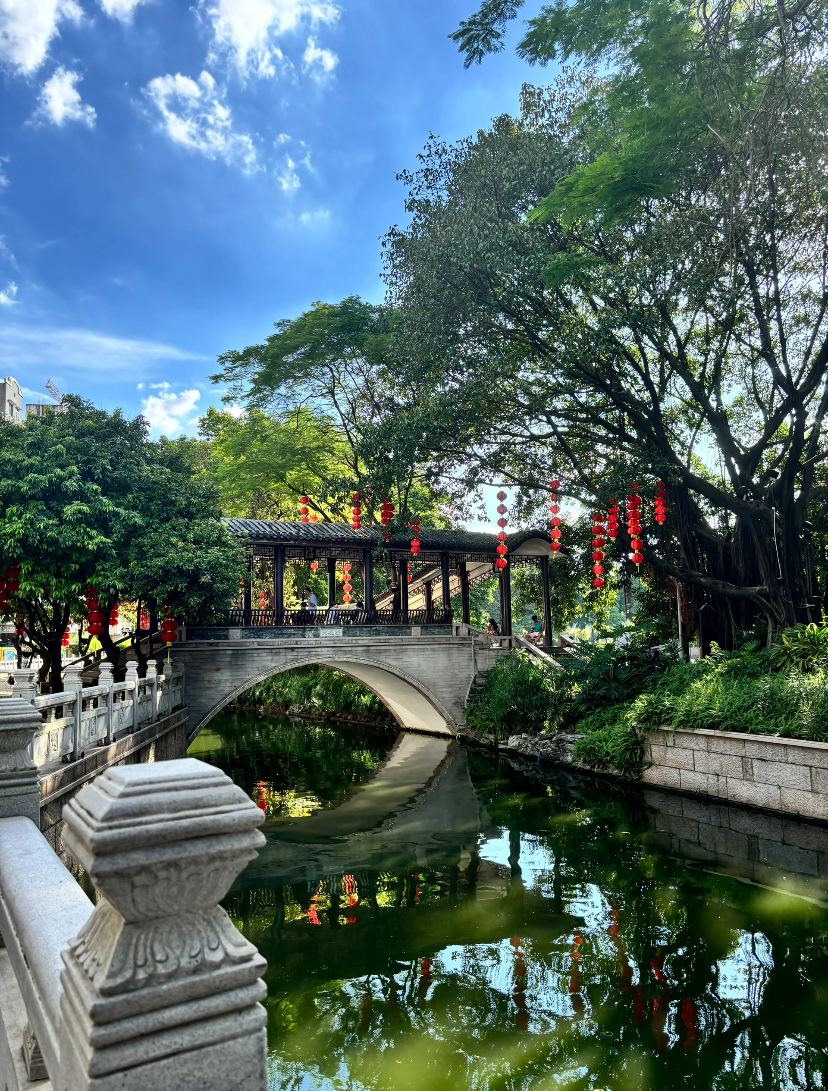 Daily life in an old Guangzhou neighbourhood